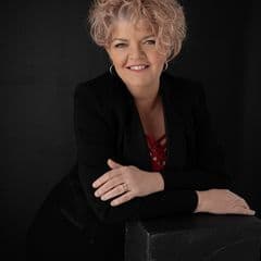Lisa Buckner